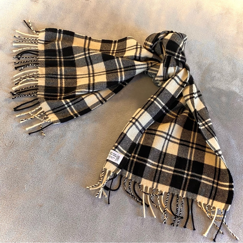 Cozy wool scarf
